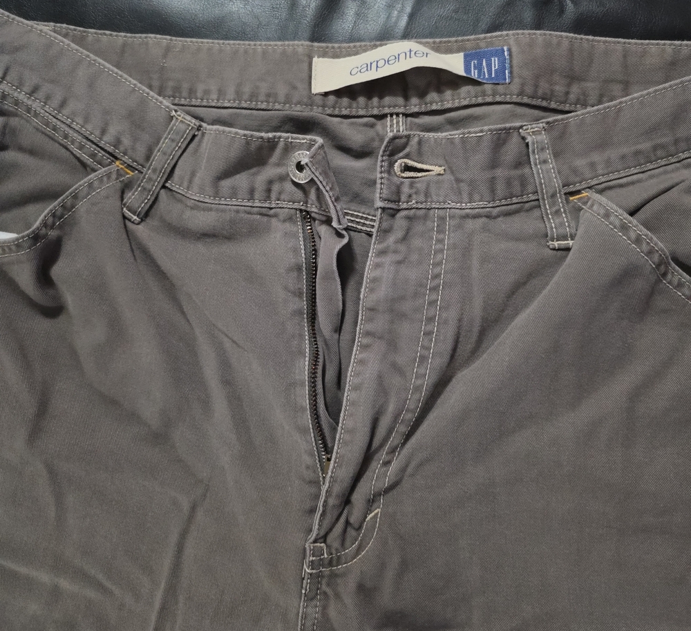 GAP Men's Carpenter Relaxed Jeans in Gray